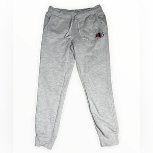 Champion Sweatpants 💸💕

Size: Medium maybe could fit a Large, not super long